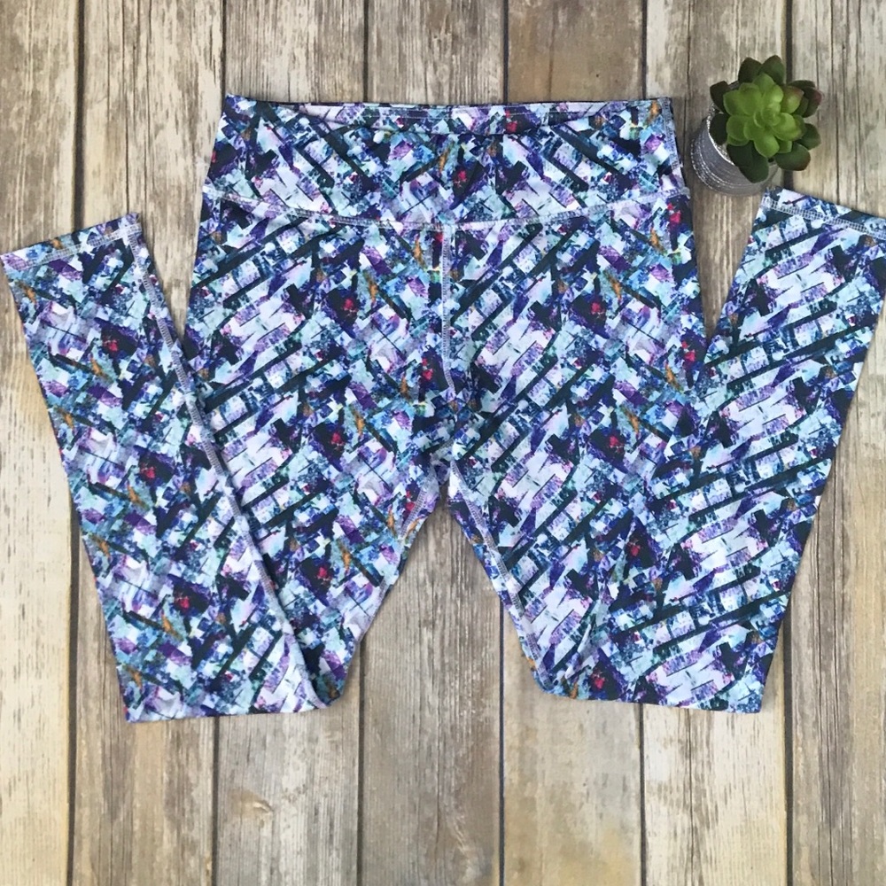 *NWOT* THE FREE YOGA WORKOUT/YOGA PANTS